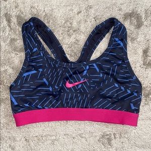 Nike XS sports bra